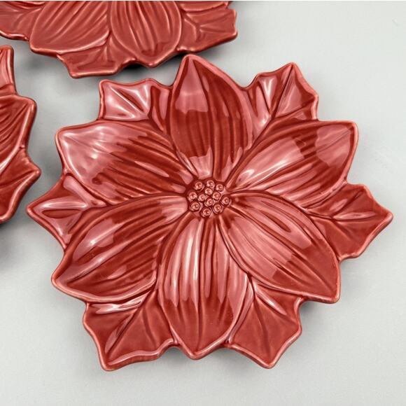 Williams Sonoma Poinsettia Appetizer Plates Set 3 Stoneware Christmas Dessert - Picture 2 of 8